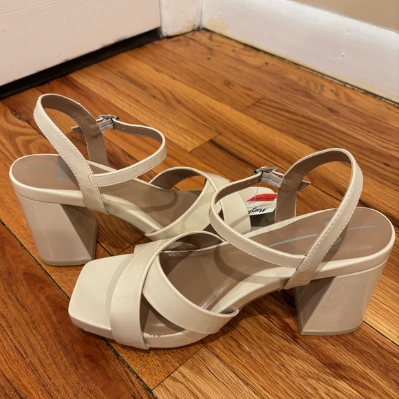 MIA Women's Ivory Strappy Heels - Picture 6 of 10